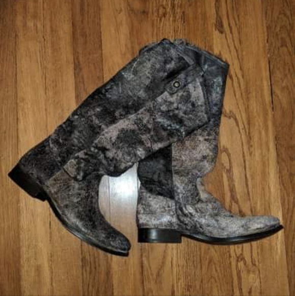 BRAND NEW Frye Melissa Distressed boots Size 8 - Picture 1 of 7